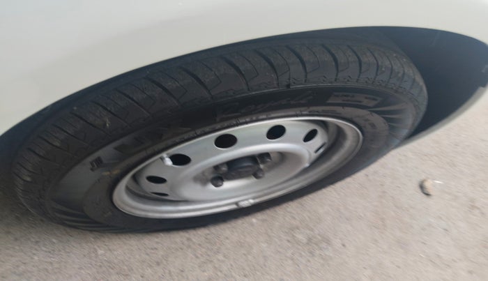 2016 Maruti Ritz LDI, Diesel, Manual, 96,974 km, tyre