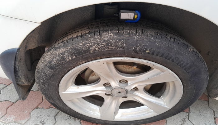 2013 Volkswagen Vento COMFORTLINE DIESEL 1.6, Diesel, Manual, 1,48,111 km, tyre