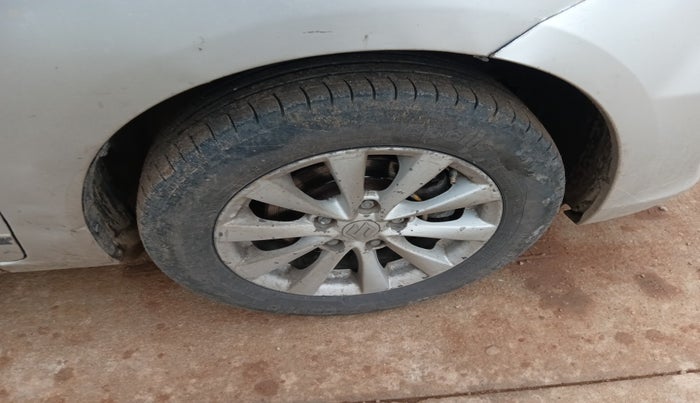 2014 Maruti Ertiga ZDI, Diesel, Manual, 2,17,771 km, tyre
