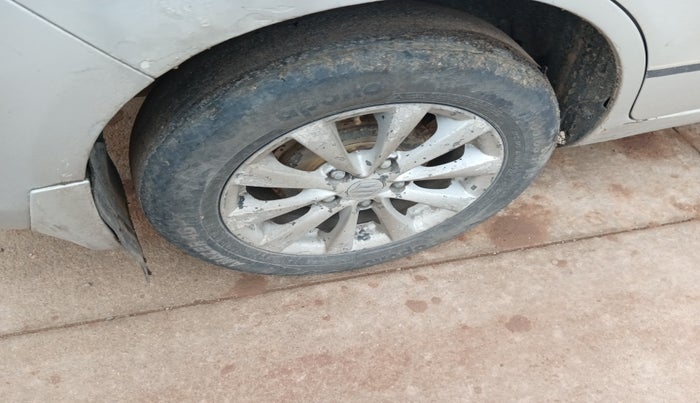 2014 Maruti Ertiga ZDI, Diesel, Manual, 2,17,771 km, tyre