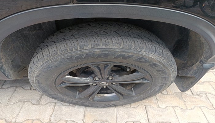2019 Tata Harrier XZ 2.0L DARK EDITION, Diesel, Manual, 88,794 km, tyre