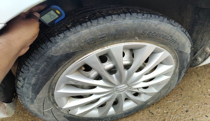 2015 Maruti Ciaz VDI +, Diesel, Manual, 1,37,961 km, tyre