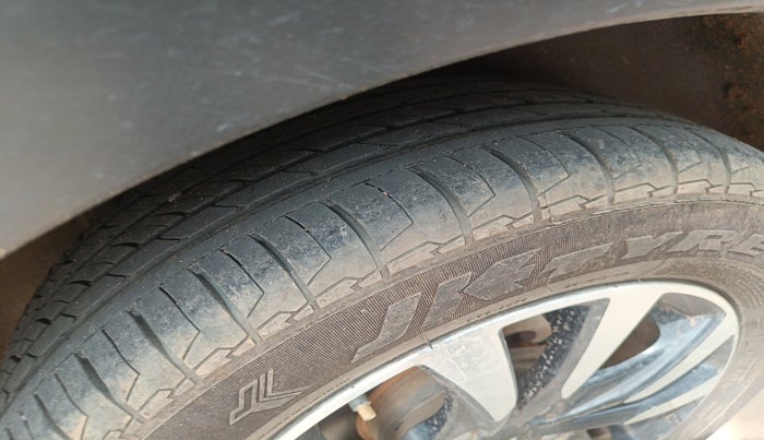 2021 Maruti S Cross ZETA 1.5, Petrol, Manual, 1,02,028 km, tyre