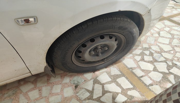 2013 Chevrolet Sail 1.2 LS, Petrol, Manual, 1,38,018 km, tyre