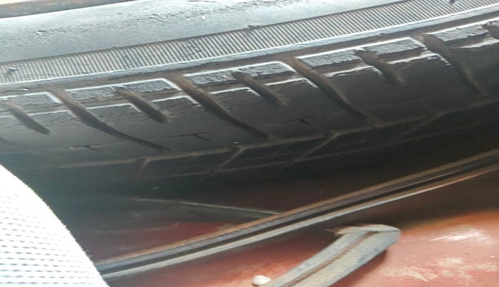 2018 Maruti Wagon R 1.0 VXI, Petrol, Manual, 82,769 km, tyre