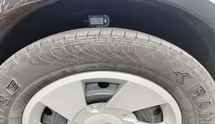 2014 Mahindra XUV500 W6, Diesel, Manual, 76,396 km, tyre