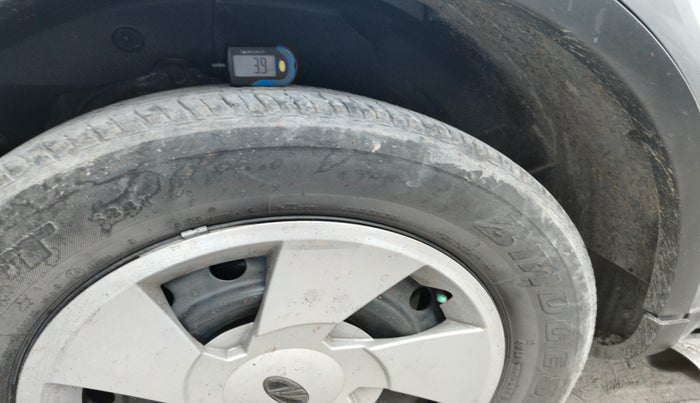 2014 Mahindra XUV500 W6, Diesel, Manual, 76,396 km, tyre