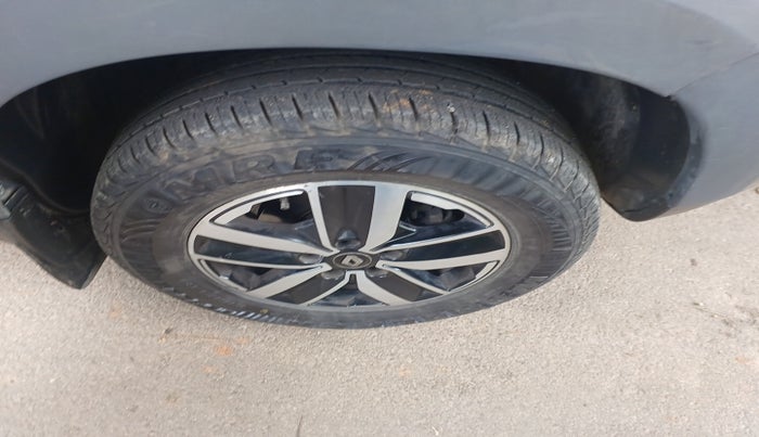 2018 Renault Duster 110 PS RXS SANDSTORM EDITION DIESEL, Diesel, Manual, 1,15,404 km, tyre