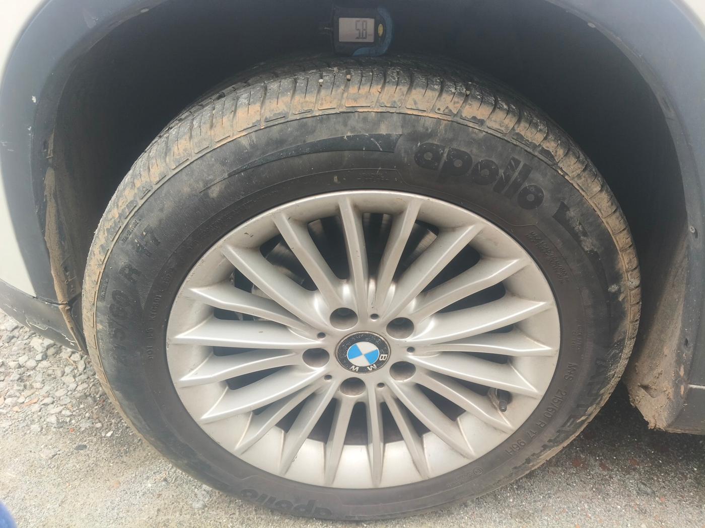2011 BMW X1 sDrive20d, Diesel, Automatic, 1,10,390 km, tyre