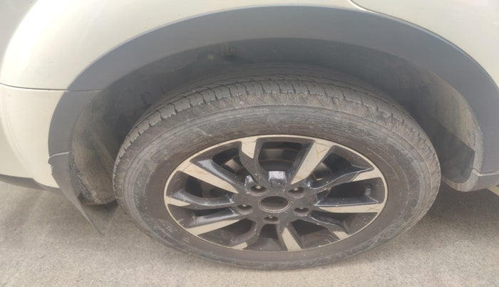 2018 Mahindra XUV500 W11, Diesel, Manual, 69,669 km, tyre