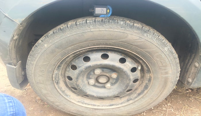 2010 Maruti Swift VDI, Diesel, Manual, 1,00,749 km, tyre