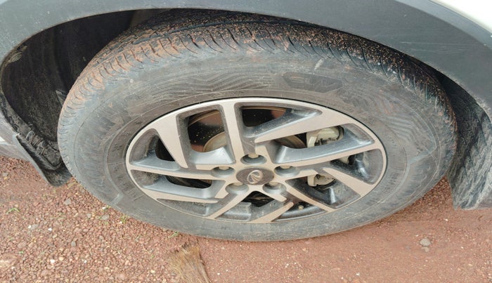 2022 Mahindra XUV300 W8 (O) 1.5 DIESEL, Diesel, Manual, 73,169 km, tyre