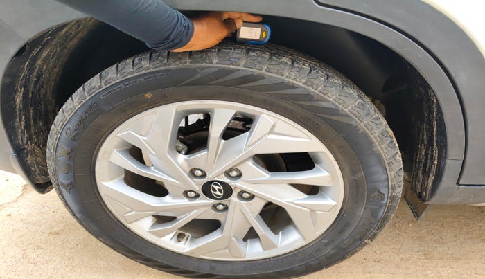 2023 Hyundai Creta SX 1.5 PETROL, Petrol, Manual, 25,987 km, tyre