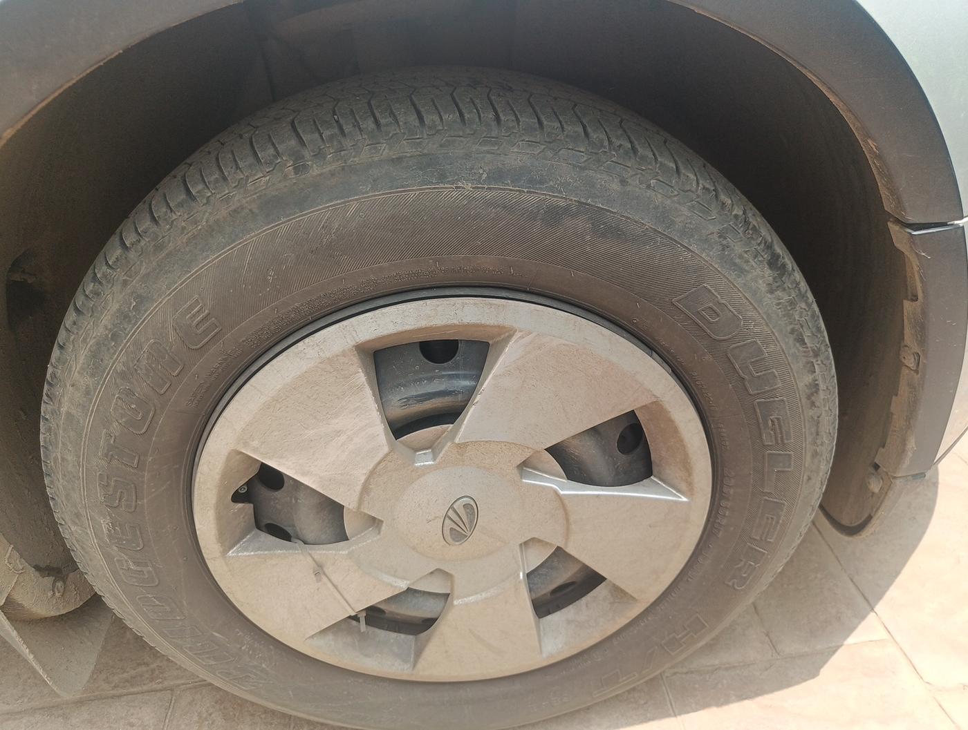 2020 Mahindra XUV500 W7, Diesel, Manual, 47,820 km, tyre