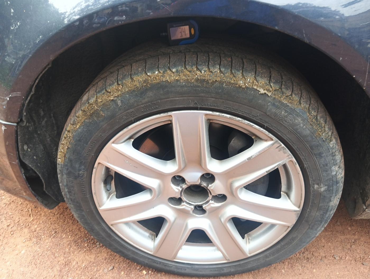 2010 Audi A6 2.7 TDI, Diesel, Automatic, 1,29,641 km, tyre