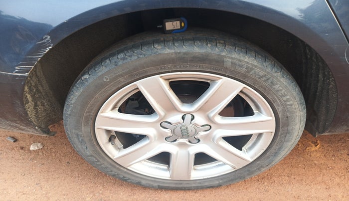 2010 Audi A6 2.7 TDI, Diesel, Automatic, 1,29,641 km, tyre