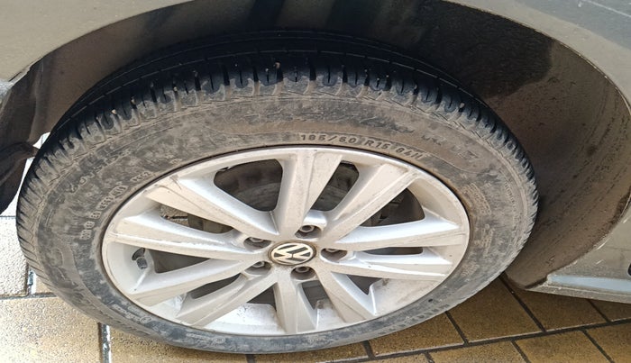 2013 Volkswagen Polo HIGHLINE1.2L, Petrol, Manual, 50,011 km, tyre