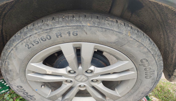 2016 Maruti Vitara Brezza ZDI, Diesel, Manual, 1,40,093 km, tyre