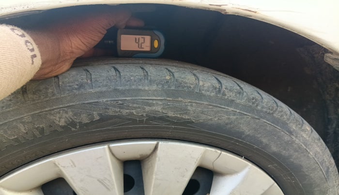 2013 Toyota Etios GD, Diesel, Manual, 76,300 km, tyre