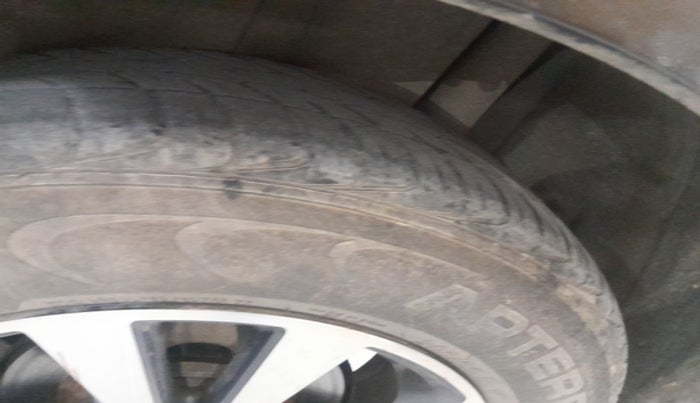 2019 Maruti S Cross ZETA 1.3, Diesel, Manual, 1,37,985 km, tyre
