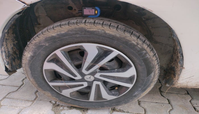 2012 Maruti Wagon R 1.0 LXI, Petrol, Manual, 1,33,644 km, tyre