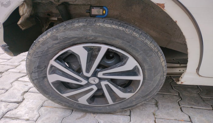 2012 Maruti Wagon R 1.0 LXI, Petrol, Manual, 1,33,644 km, tyre