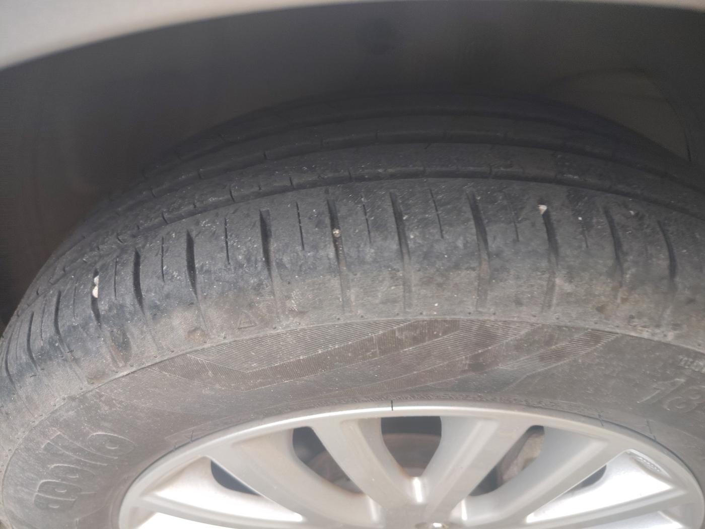 2022 Maruti Dzire ZXI AMT, Petrol, Automatic, 17,491 km, tyre