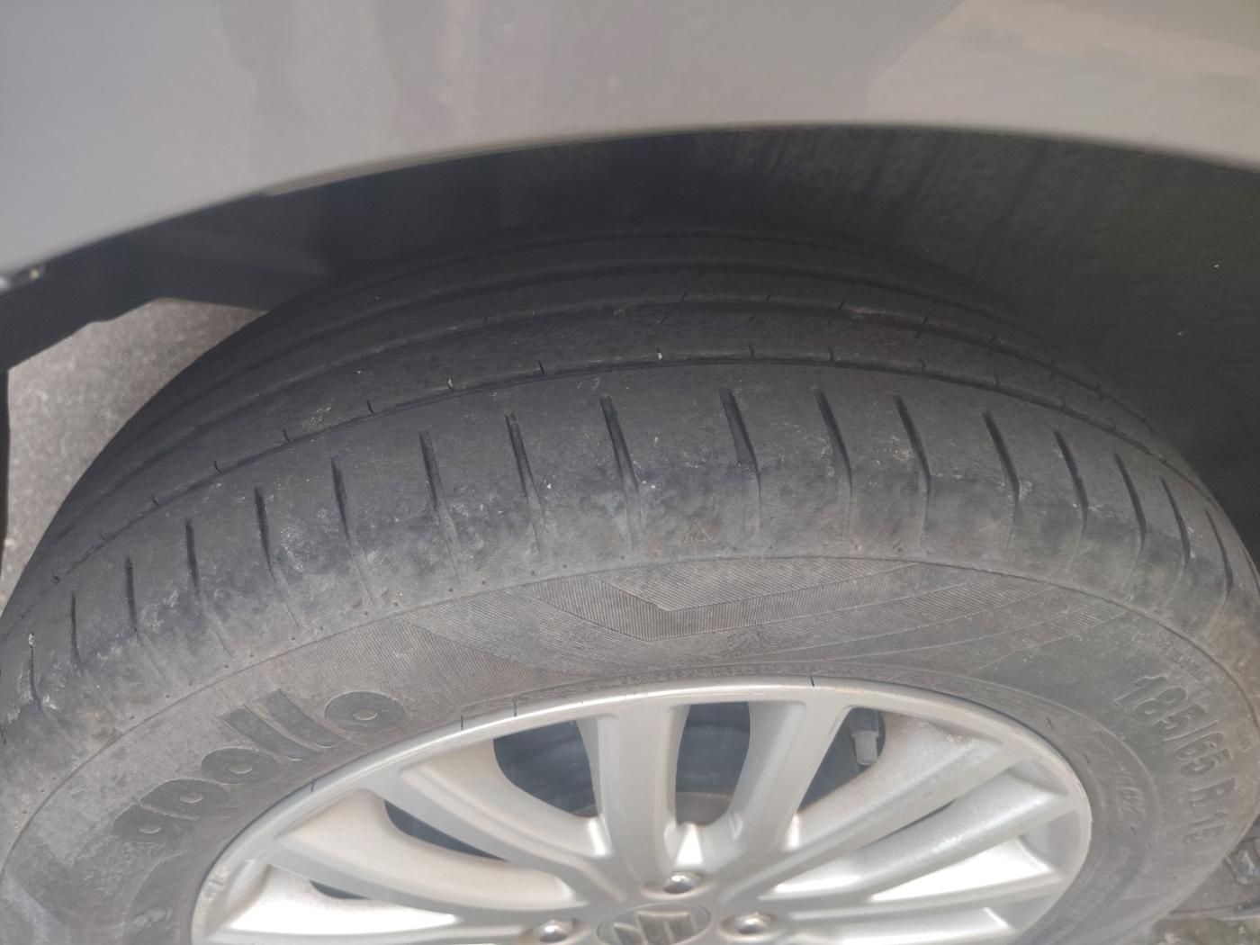 2022 Maruti Dzire ZXI AMT, Petrol, Automatic, 17,491 km, tyre
