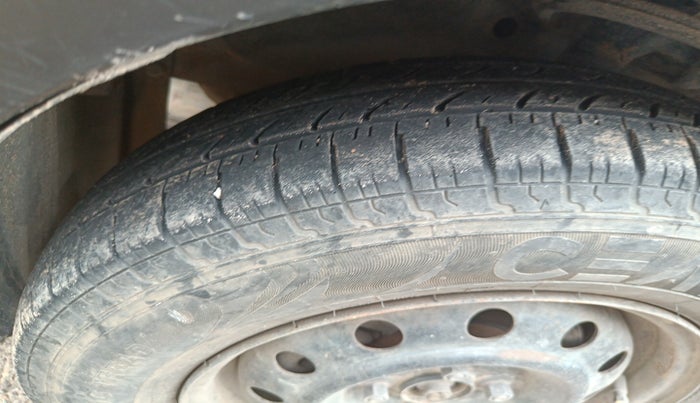 2010 Maruti Swift VDI, Diesel, Manual, 1,78,045 km, tyre