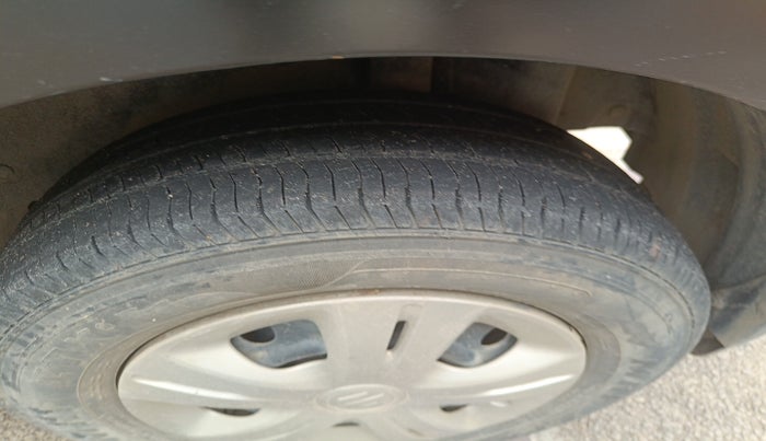 2010 Maruti Swift VDI, Diesel, Manual, 1,78,045 km, tyre