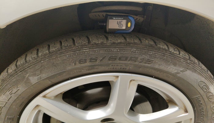 2013 Volkswagen Vento HIGHLINE 1.6 MPI, Petrol, Manual, 61,012 km, tyre