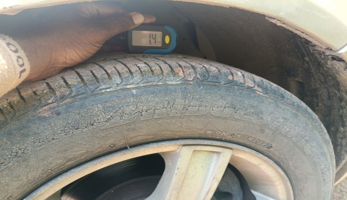 2010 Maruti SX4 VXI, Petrol, Manual, 64,194 km, tyre