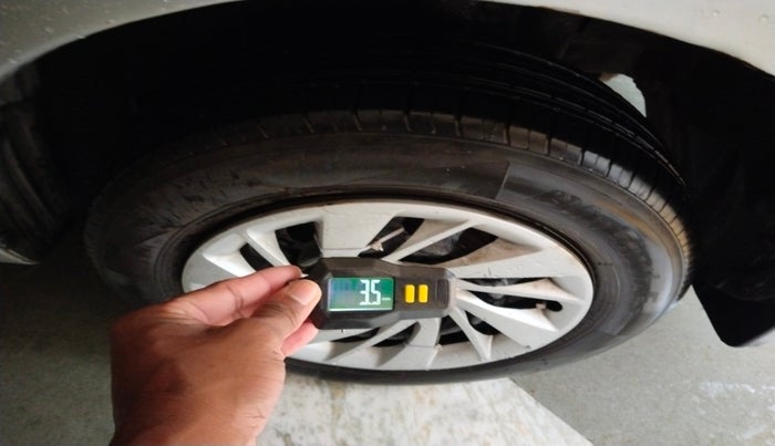 2011 Maruti SX4 VXI CNG, Petrol, Manual, 78,419 km, tyre