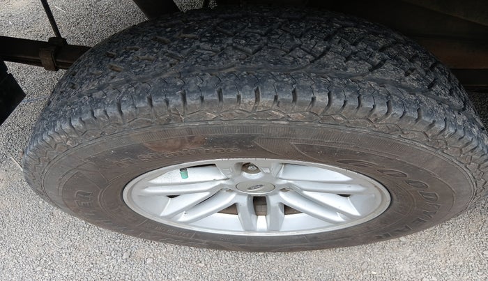 2011 Ford Endeavour 3.0L 4X4 AT, Diesel, Automatic, 1,34,770 km, tyre