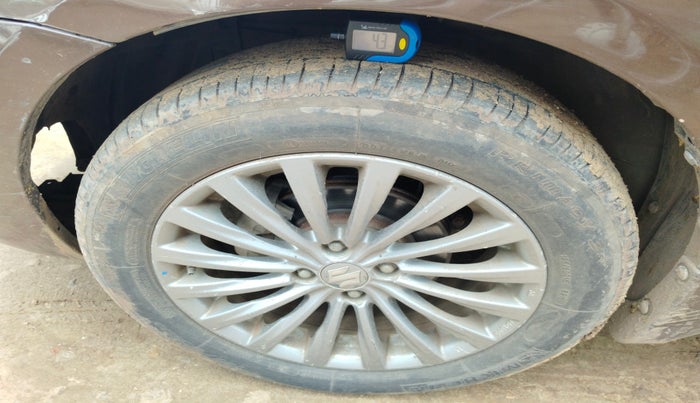 2015 Maruti Ciaz ZXI+, Petrol, Manual, 1,03,223 km, tyre