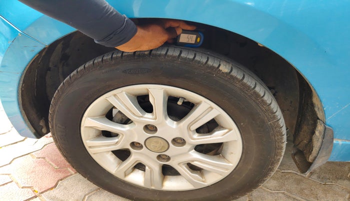 2017 Tata Tiago XZ PETROL, Petrol, Manual, 30,659 km, tyre