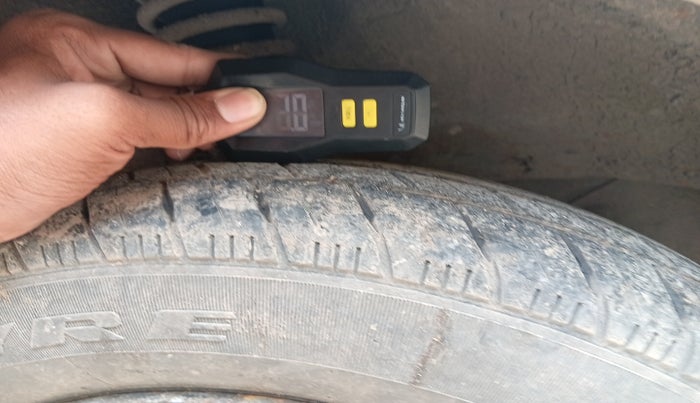 2012 Maruti Eeco 5 STR WITH A/C+HTR, Petrol, Manual, 1,82,469 km, tyre