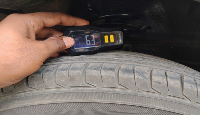 2013 Maruti Swift Dzire VXI, Petrol, Manual, 29,000 km, tyre