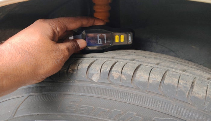 2013 Maruti Swift Dzire VXI, Petrol, Manual, 29,000 km, tyre
