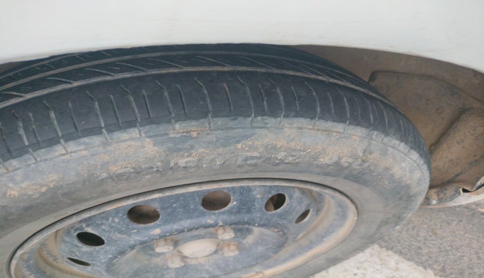 2011 Maruti Ritz VDI, Diesel, Manual, 1,92,157 km, tyre