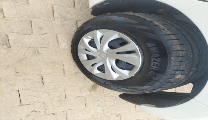 2020 Maruti Swift VXI, Petrol, Manual, 1,03,624 km, tyre