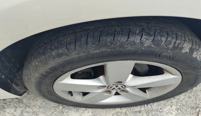 2012 Volkswagen Jetta TRENDLINE TDI, Diesel, Manual, 2,83,697 km, tyre