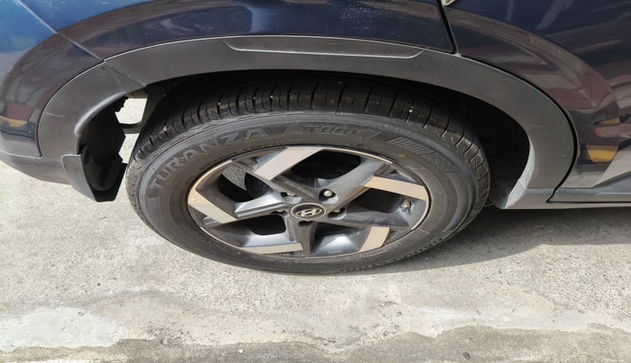 2021 Hyundai VENUE SX 1.0 (O) TURBO, Petrol, Manual, 51,305 km, tyre