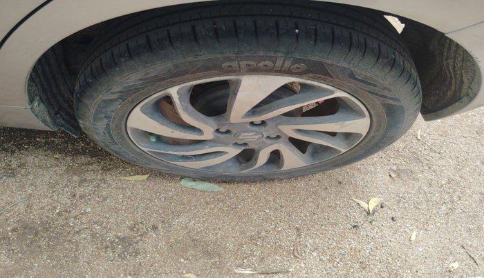 2021 Maruti Baleno ZETA PETROL 1.2, Petrol, Manual, 99,077 km, tyre