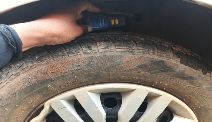 2023 Maruti Dzire VXI, Petrol, Manual, 10,421 km, tyre