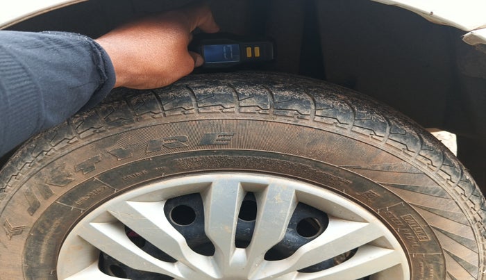 2023 Maruti Dzire VXI, Petrol, Manual, 10,421 km, tyre