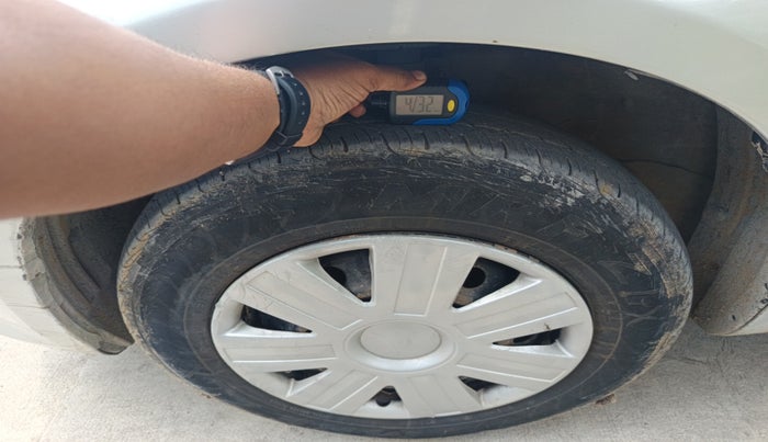 2013 Maruti Swift Dzire VDI, Diesel, Manual, 2,42,469 km, tyre