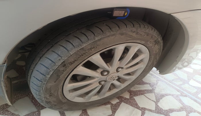 2013 Toyota Etios VD, Diesel, Manual, 1,04,625 km, tyre