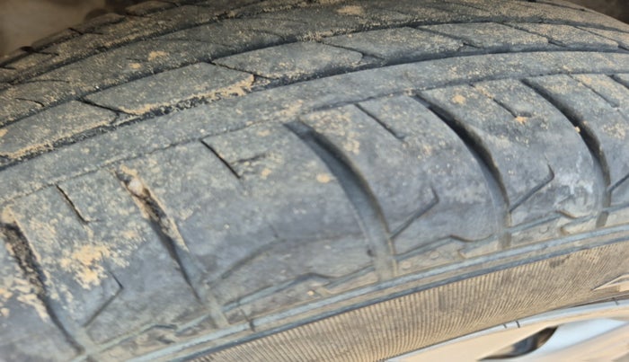 2020 Hyundai VENUE S 1.2, Petrol, Manual, 36,200 km, tyre