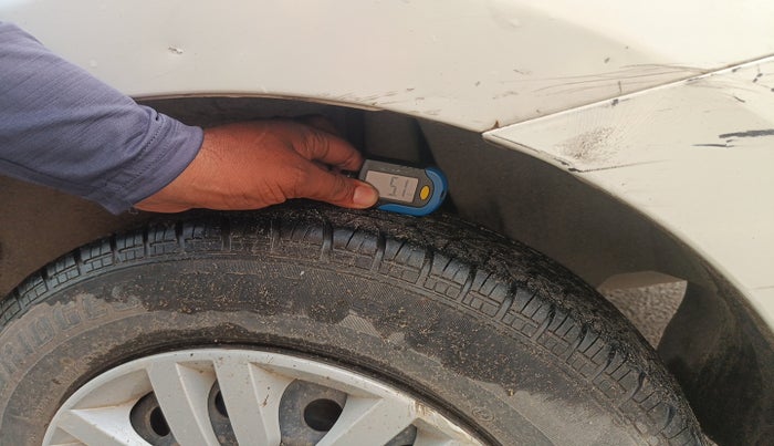 2017 Maruti Dzire VXI, Petrol, Manual, 85,029 km, tyre